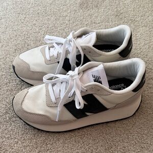 New Balance Women’s White, Black & Light Gray Casual Sneakers